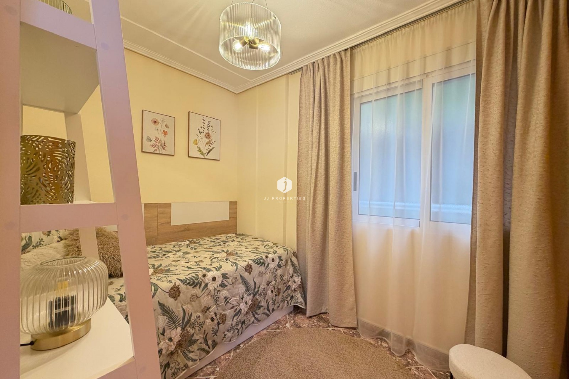 Aus zweiter Hand - Wohnung -
Torrevieja - Playa de los Locos