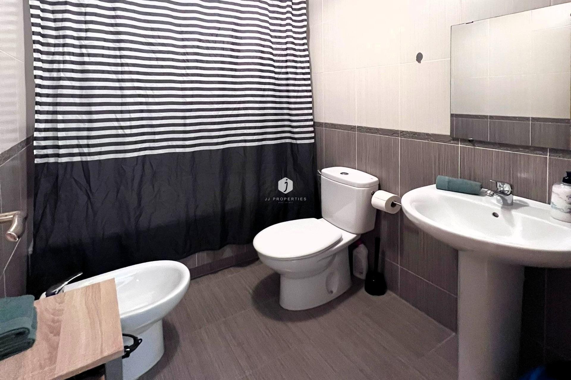 Aus zweiter Hand - Wohnung -
Torrevieja - Playa de los Locos