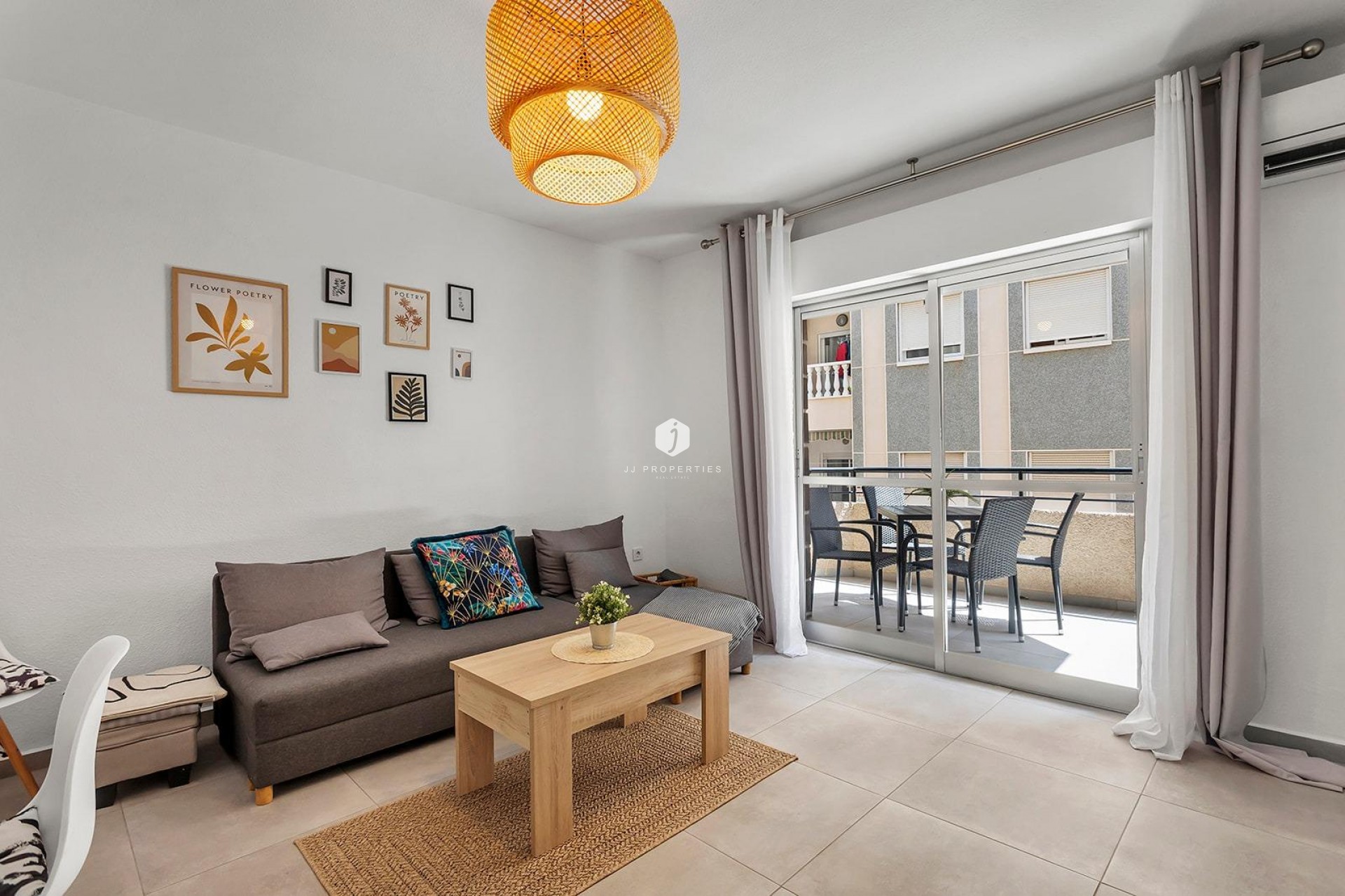 Aus zweiter Hand - Wohnung -
Torrevieja - Playa de los Locos