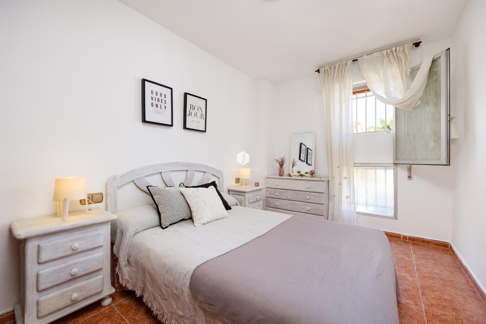 Aus zweiter Hand - Wohnung -
Torrevieja - Playa de los Naufragos