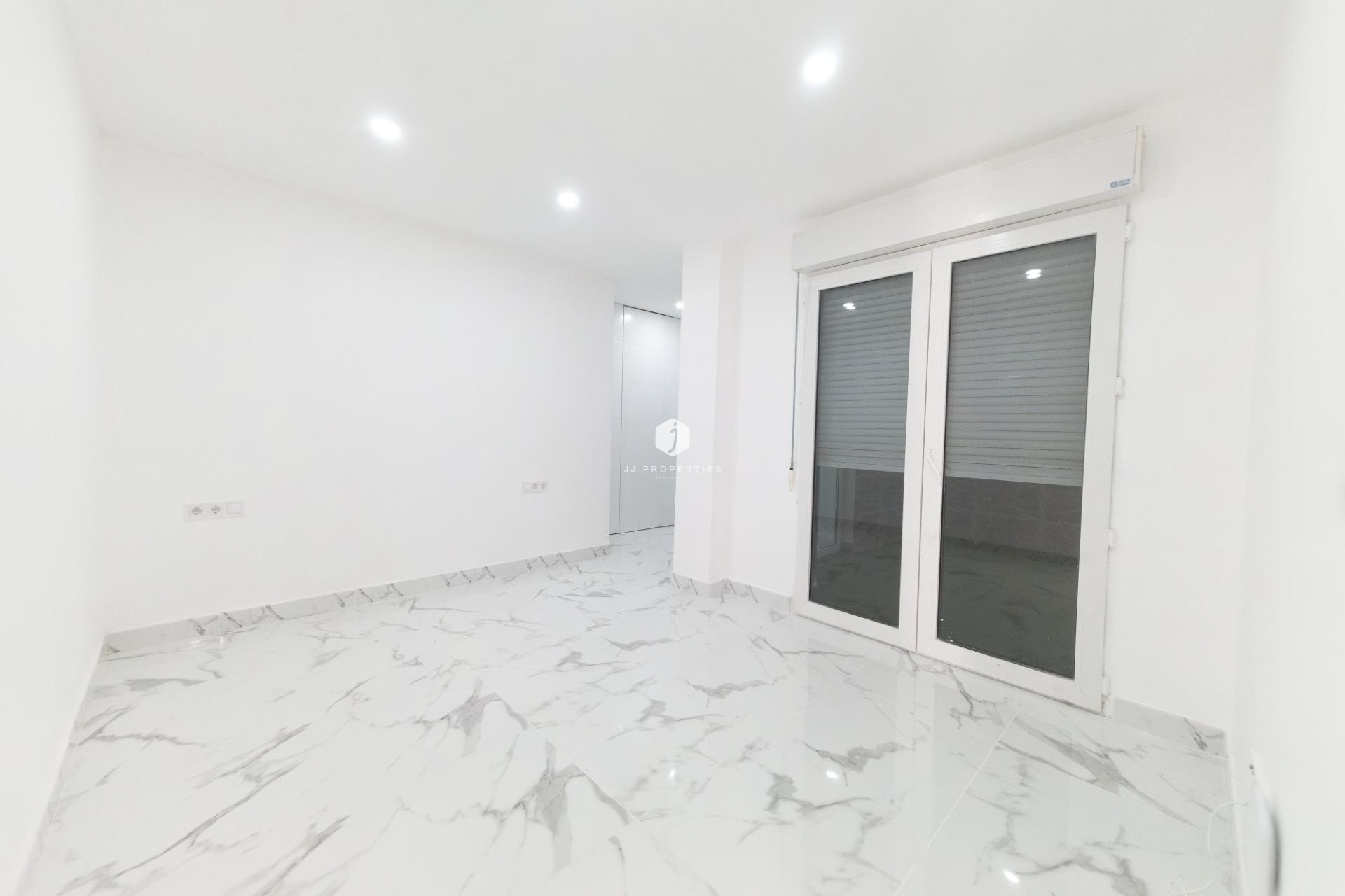 Aus zweiter Hand - Wohnung -
Torrevieja - Playa de los Naufragos