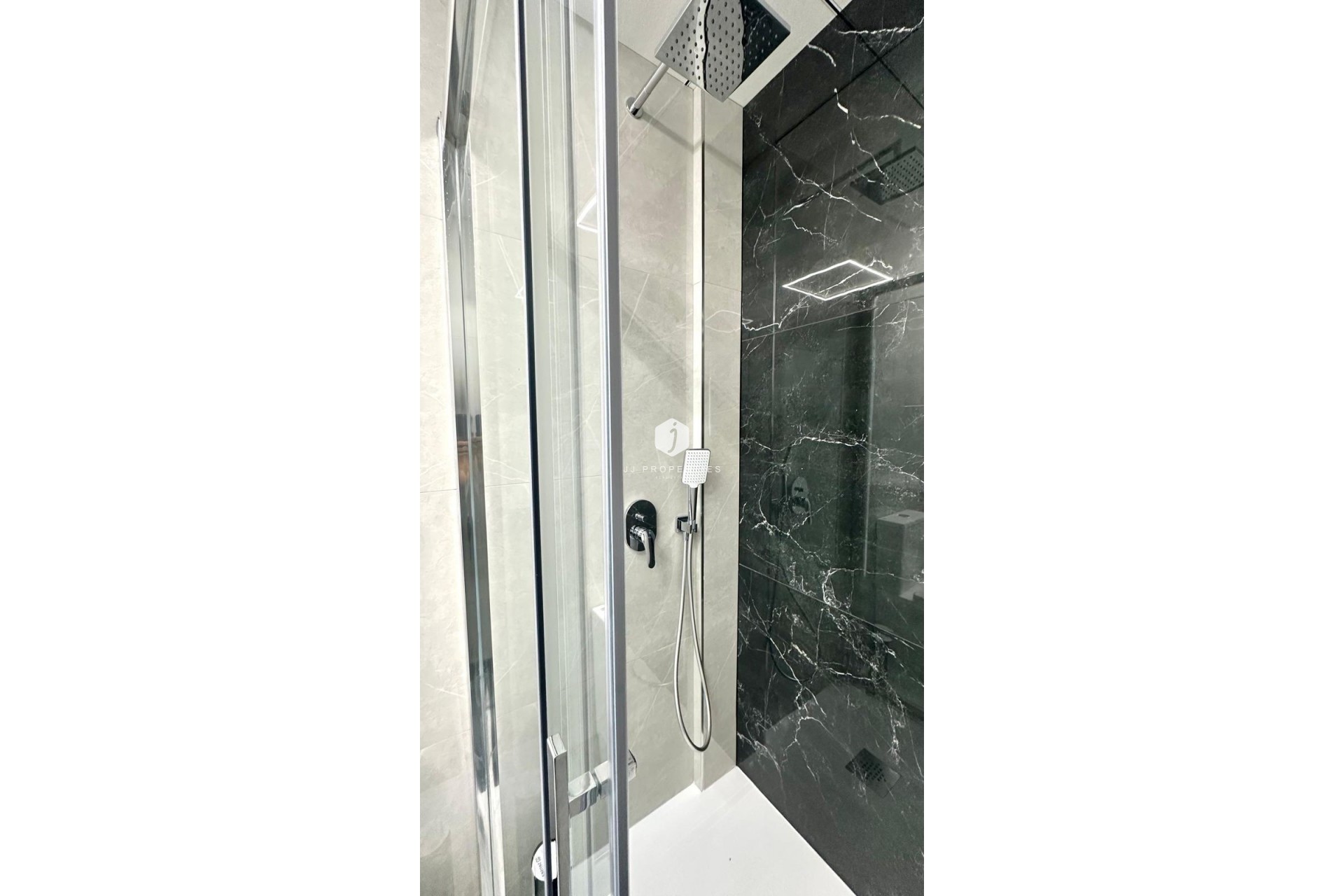 Aus zweiter Hand - Wohnung -
Torrevieja - Playa del Cura