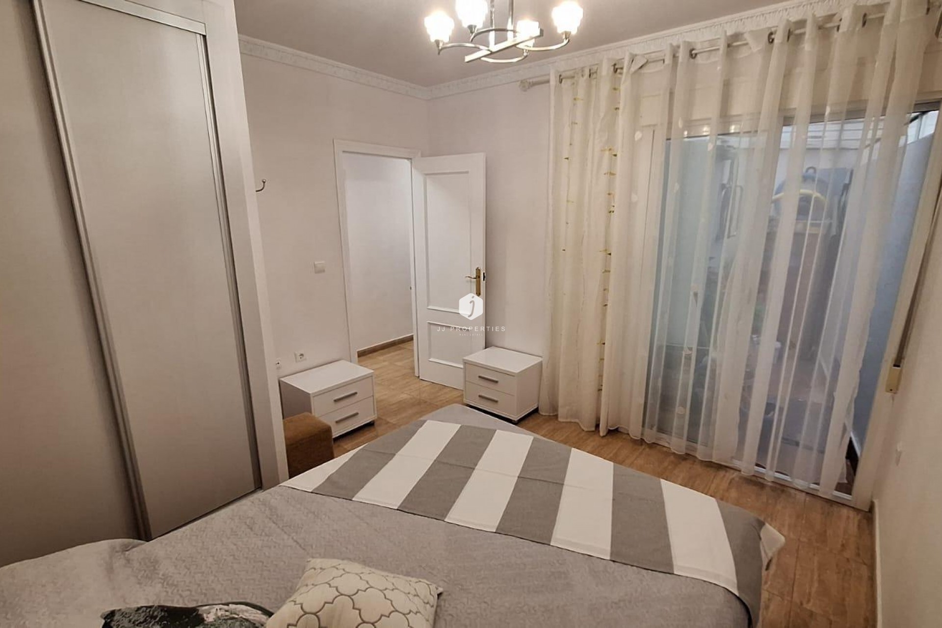 Aus zweiter Hand - Wohnung -
Torrevieja - Playa del Cura