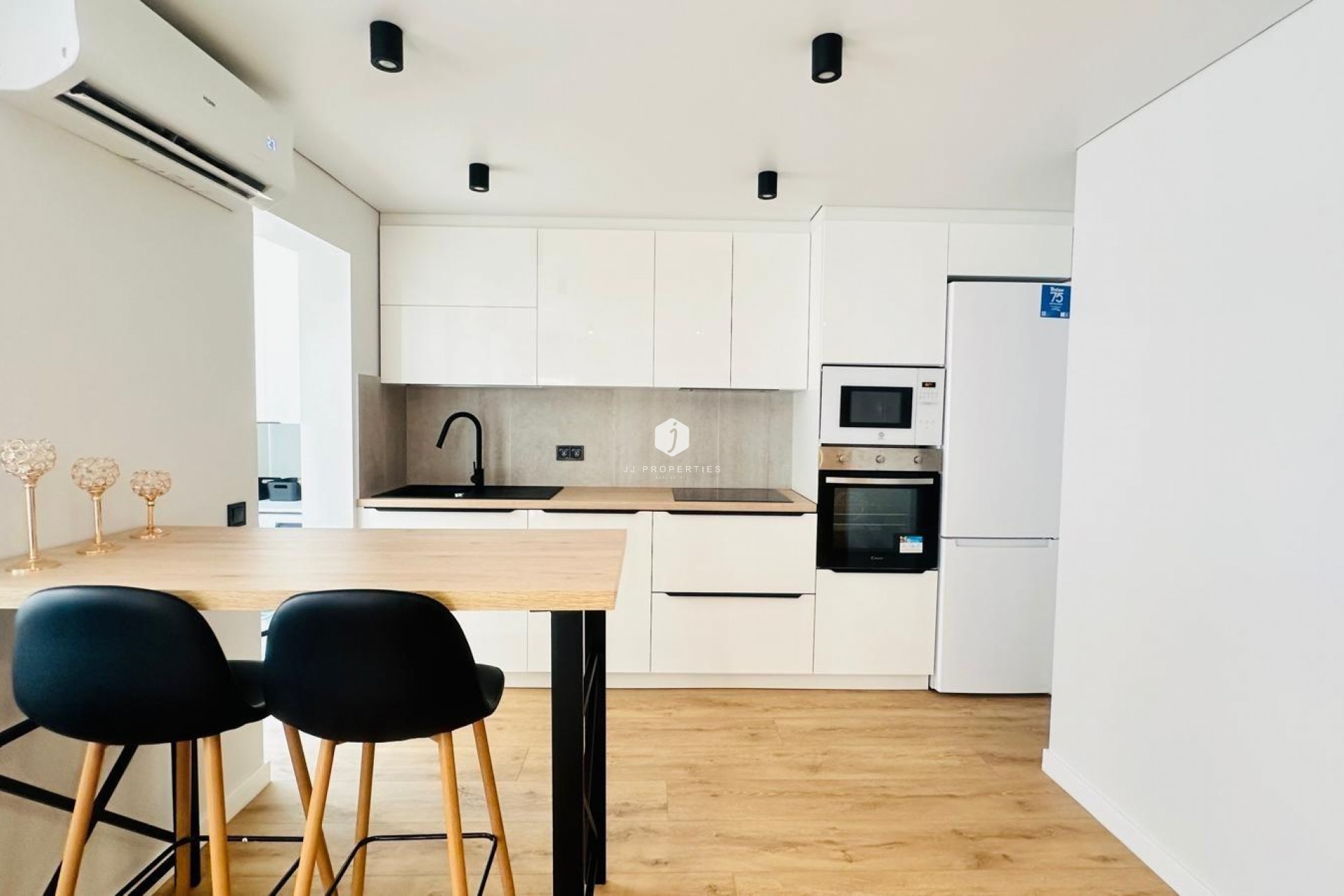 Aus zweiter Hand - Wohnung -
Torrevieja - Playa del Cura