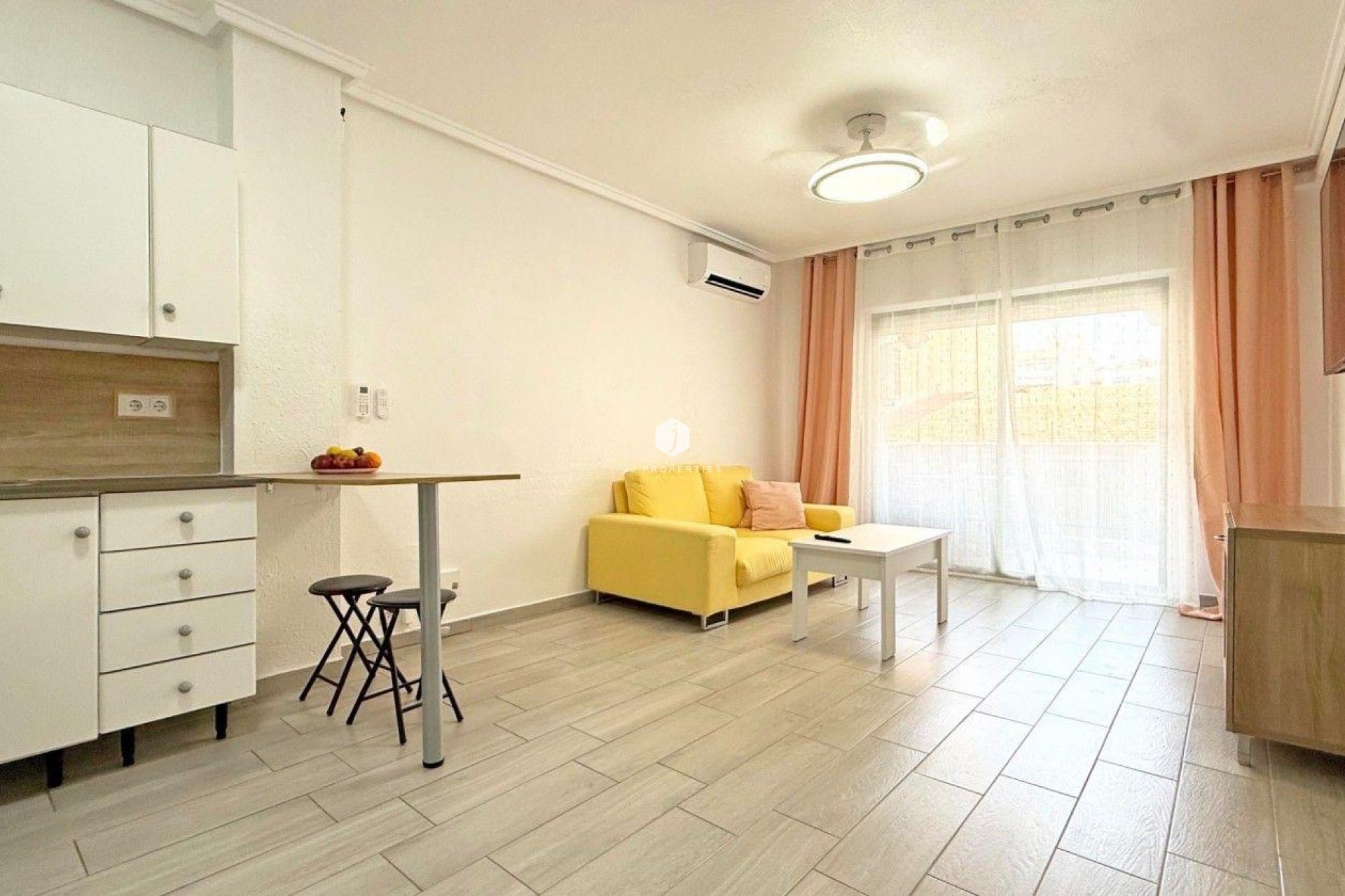 Aus zweiter Hand - Wohnung -
Torrevieja - Playa del Cura