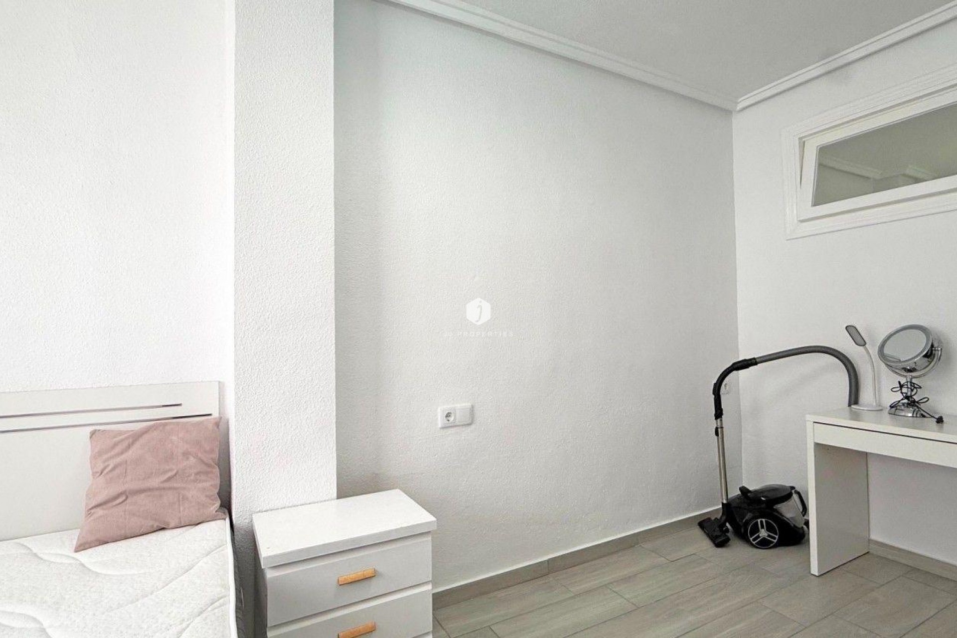 Aus zweiter Hand - Wohnung -
Torrevieja - Playa del Cura