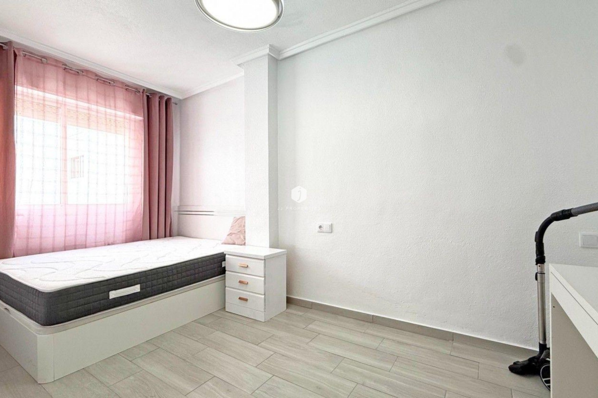 Aus zweiter Hand - Wohnung -
Torrevieja - Playa del Cura