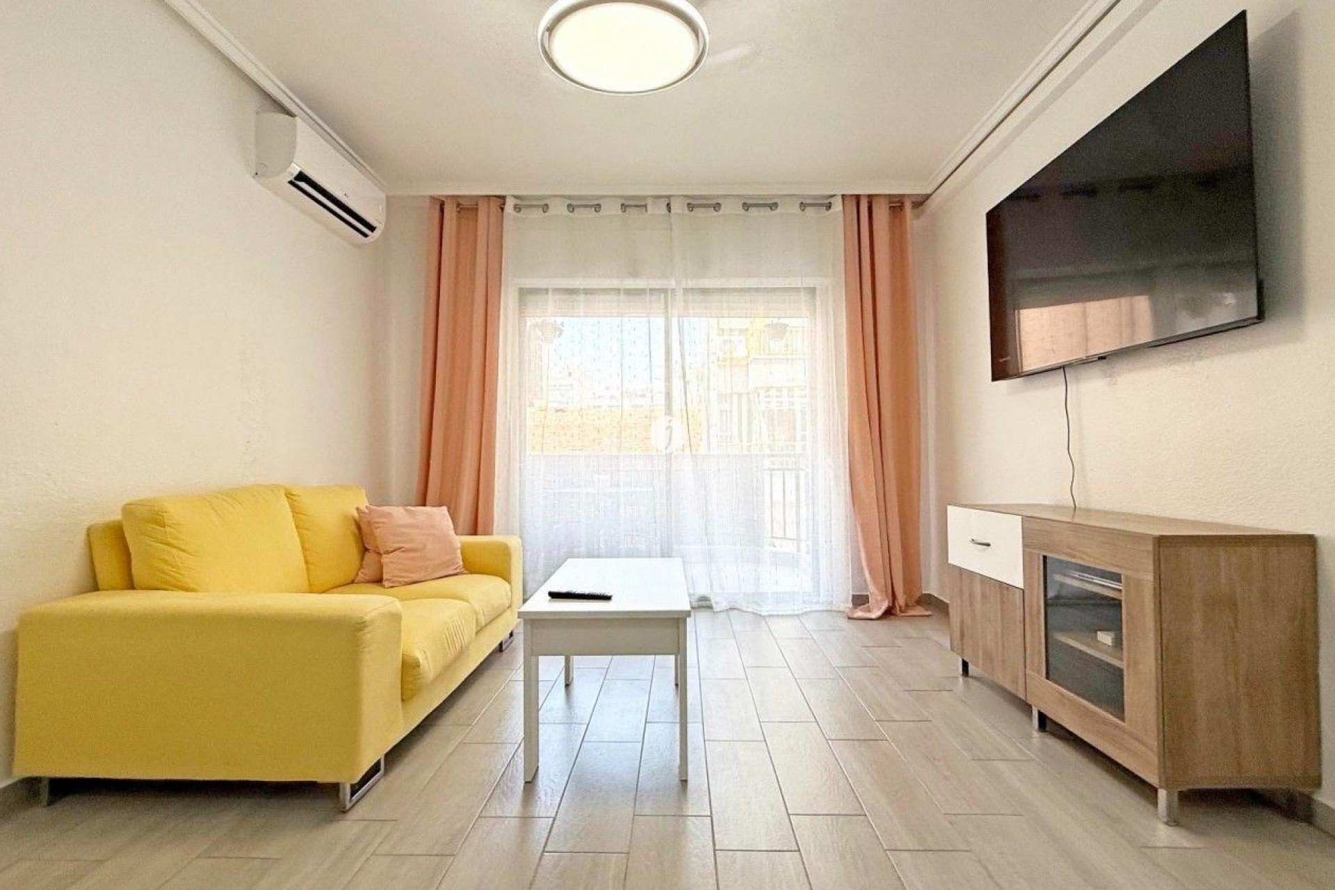 Aus zweiter Hand - Wohnung -
Torrevieja - Playa del Cura