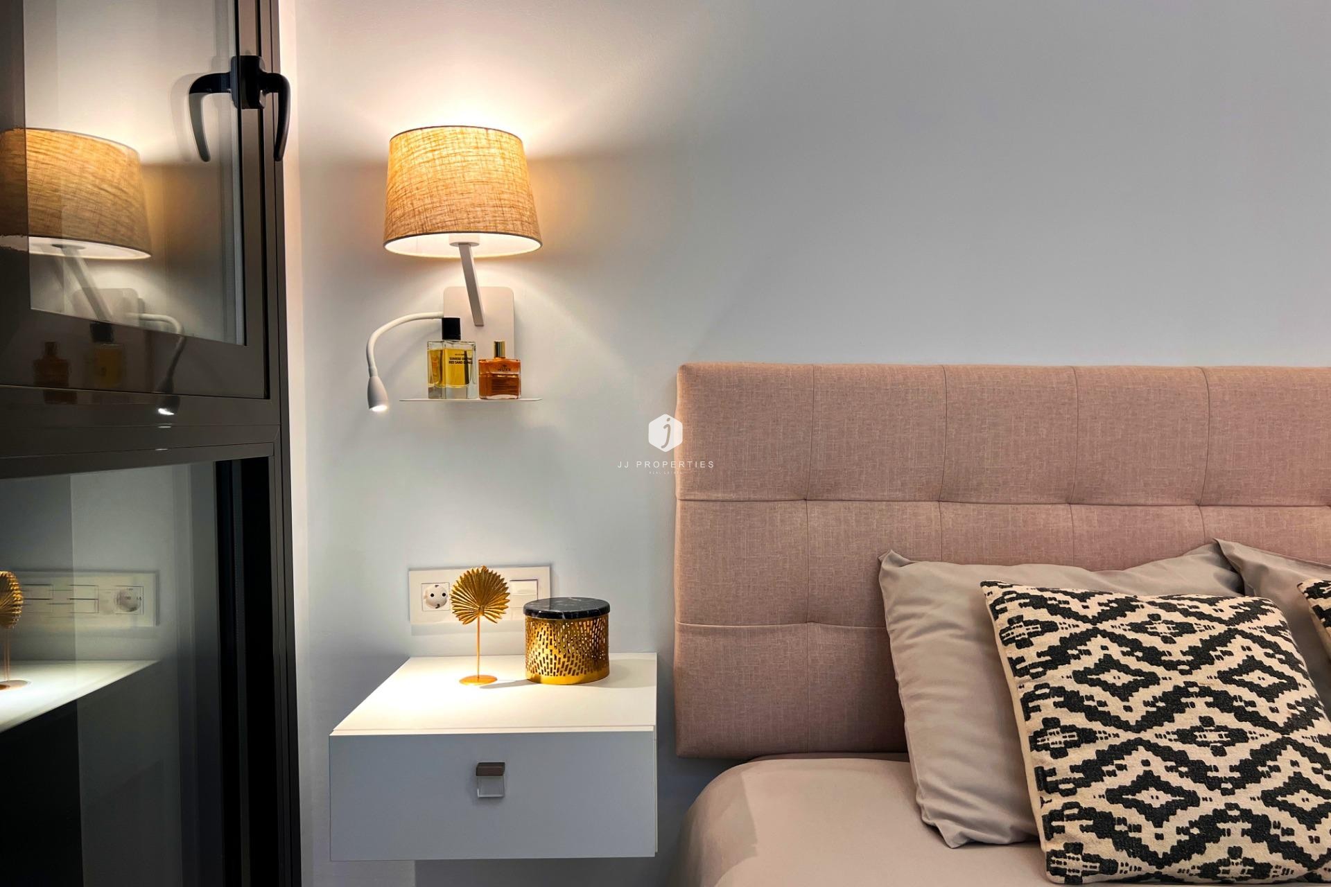 Aus zweiter Hand - Wohnung -
Torrevieja - Playa del Cura