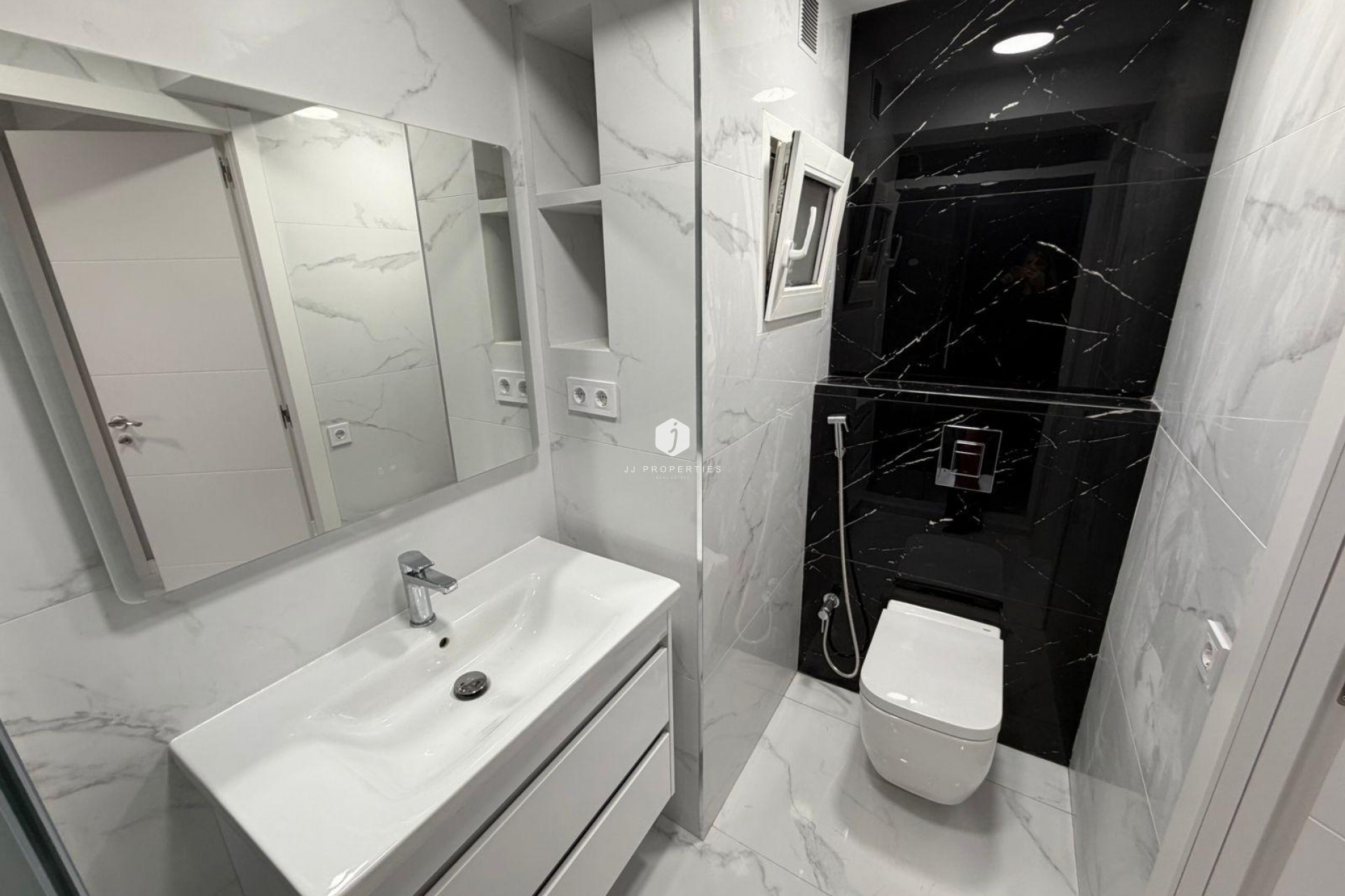 Aus zweiter Hand - Wohnung -
Torrevieja - Playa del Cura