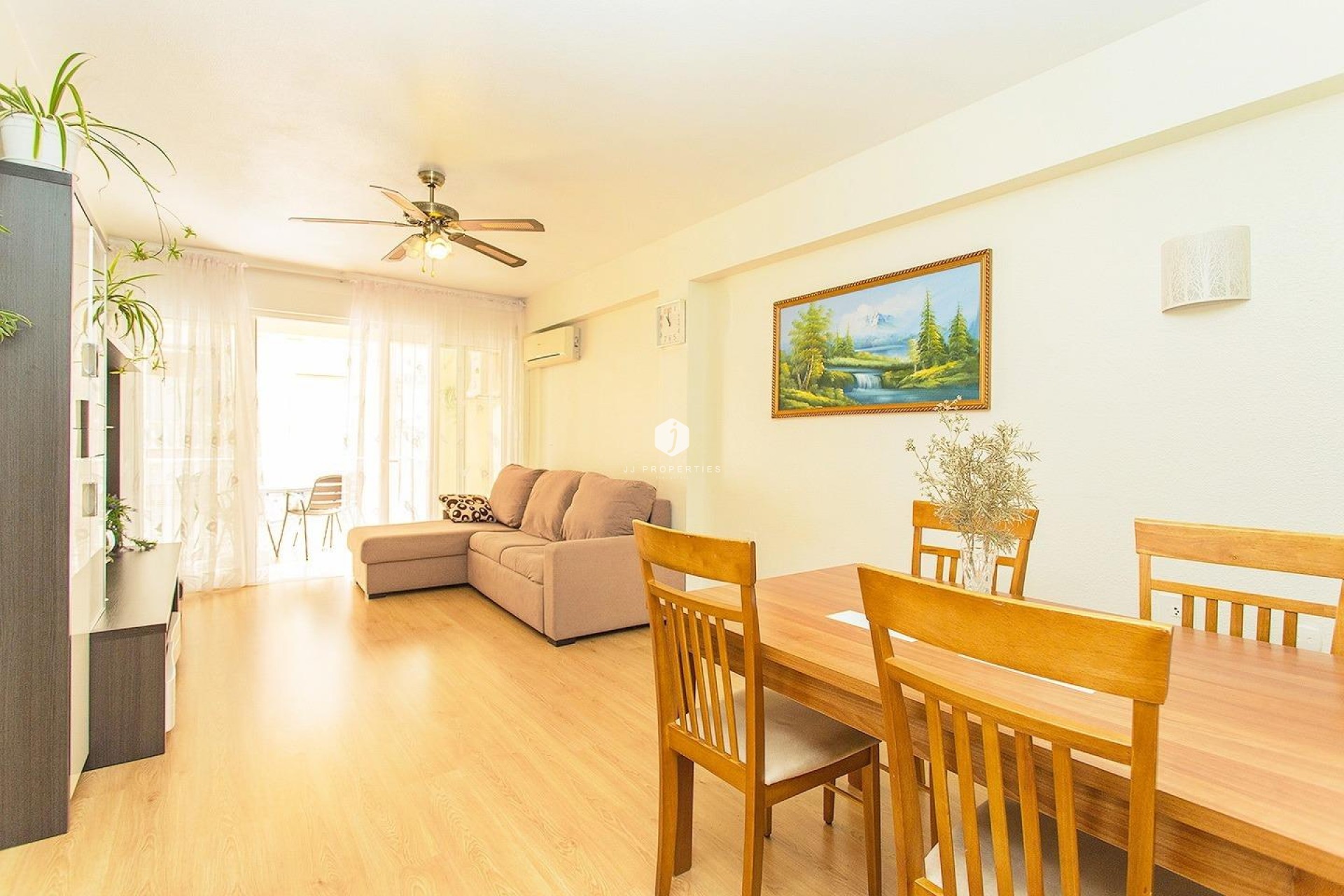 Aus zweiter Hand - Wohnung -
Torrevieja - Playa del Cura