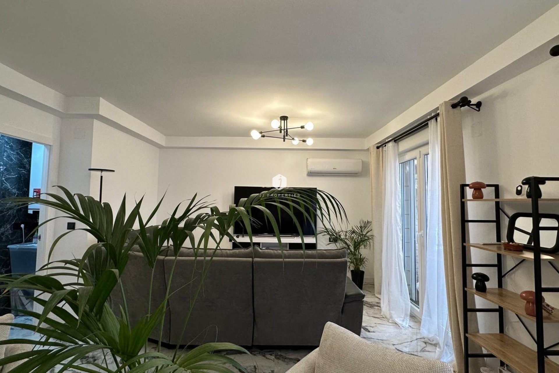 Aus zweiter Hand - Wohnung -
Torrevieja - Playa del Cura