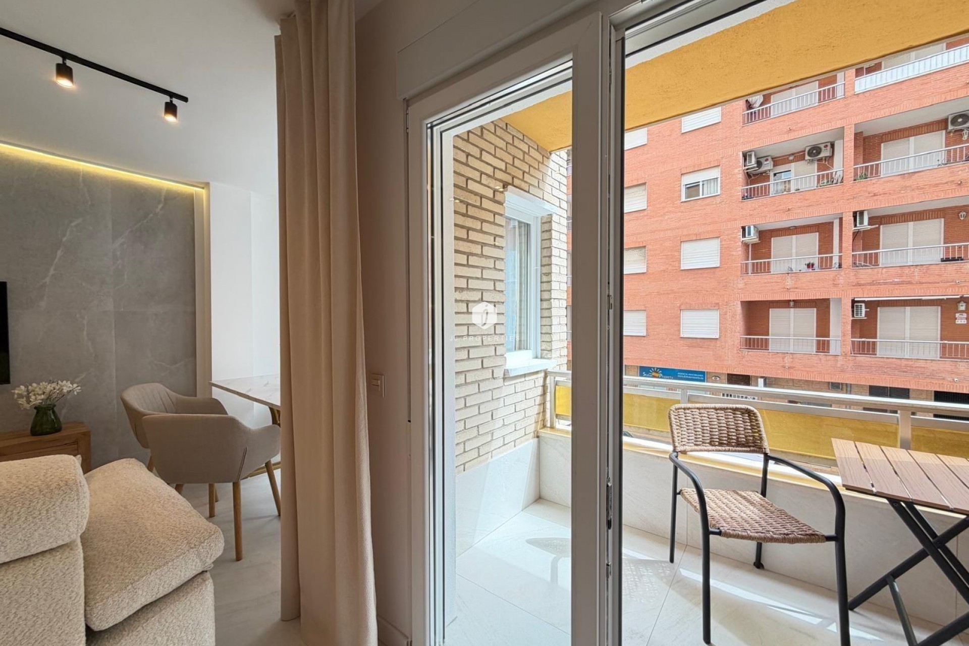 Aus zweiter Hand - Wohnung -
Torrevieja - Playa del Cura