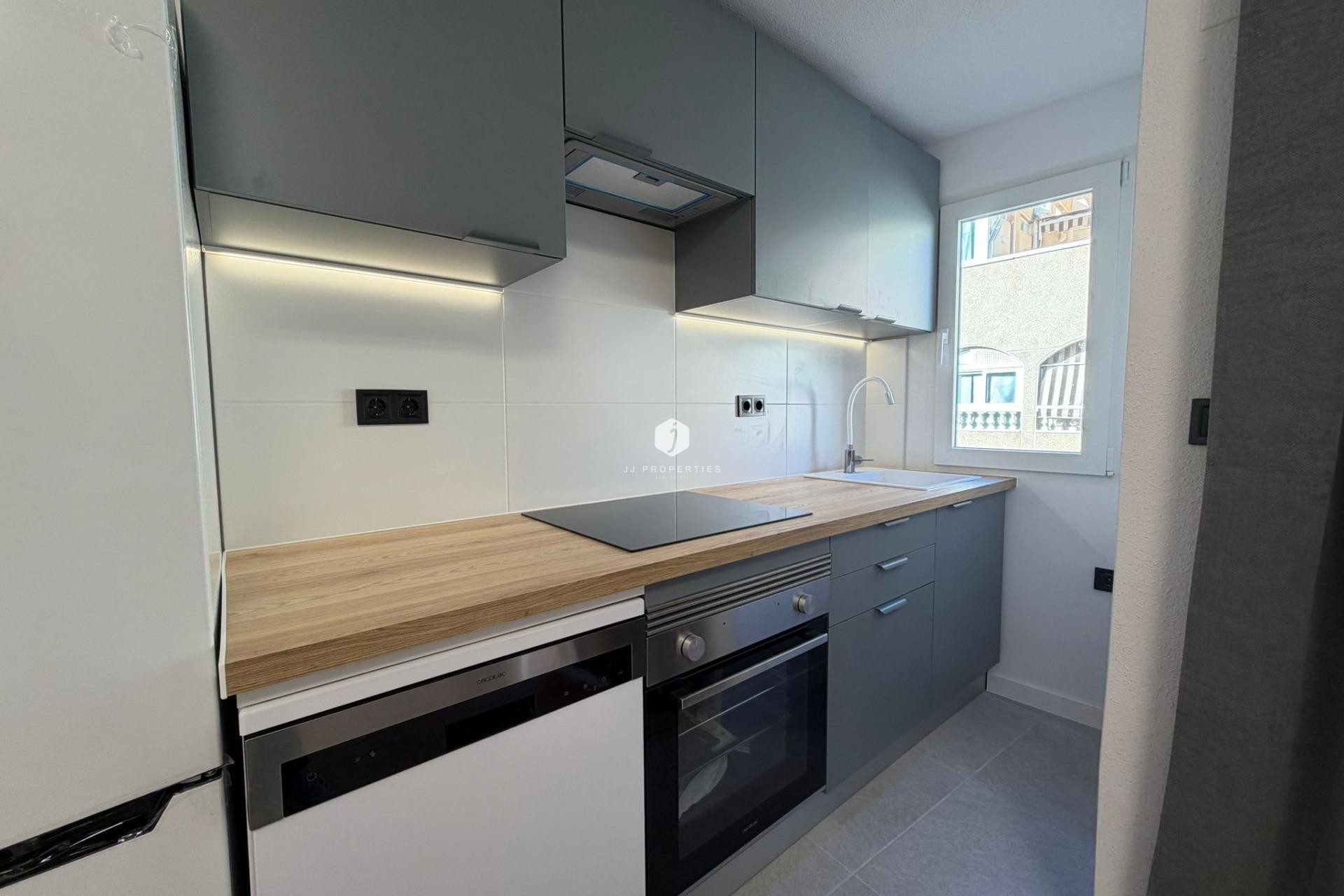 Aus zweiter Hand - Wohnung -
Torrevieja - Playa del Cura