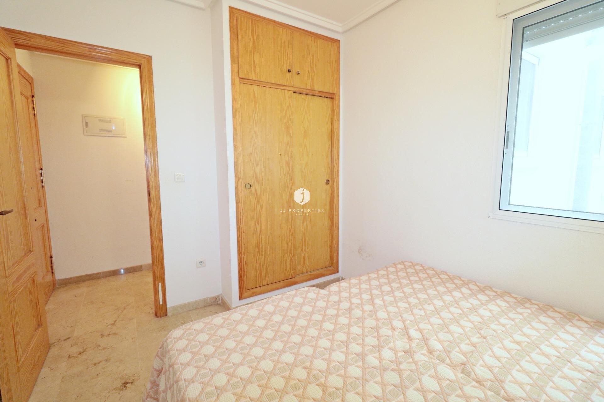 Aus zweiter Hand - Wohnung -
Torrevieja - Playa del Cura