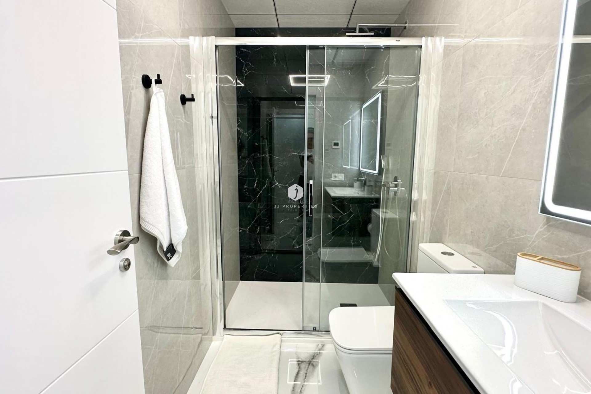 Aus zweiter Hand - Wohnung -
Torrevieja - Playa del Cura