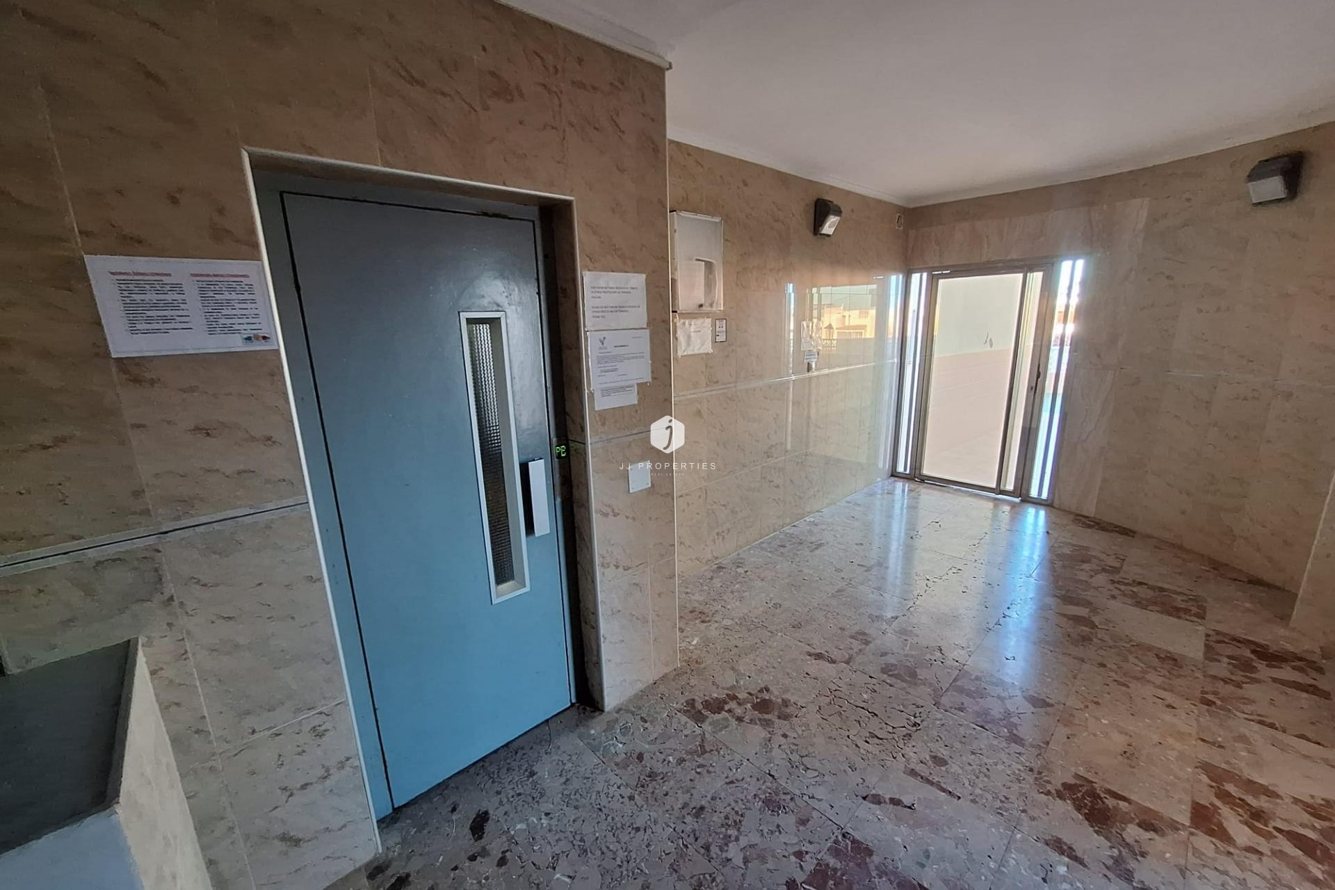 Aus zweiter Hand - Wohnung -
Torrevieja - Torrejón