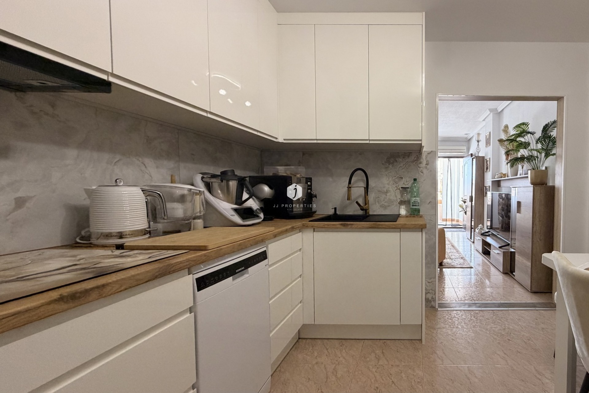 Aus zweiter Hand - Wohnung -
Torrevieja - Urb. Calas Blancas III