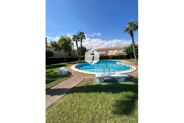 Bungalow - Segunda mano - Torrevieja -
                aguas nuevas