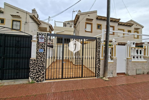 Bungalow - Tweedehands - Orihuela Costa -
                Punta Prima