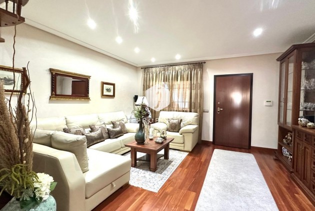 Chalet - D'occasion -
            Torrevieja - C-53529