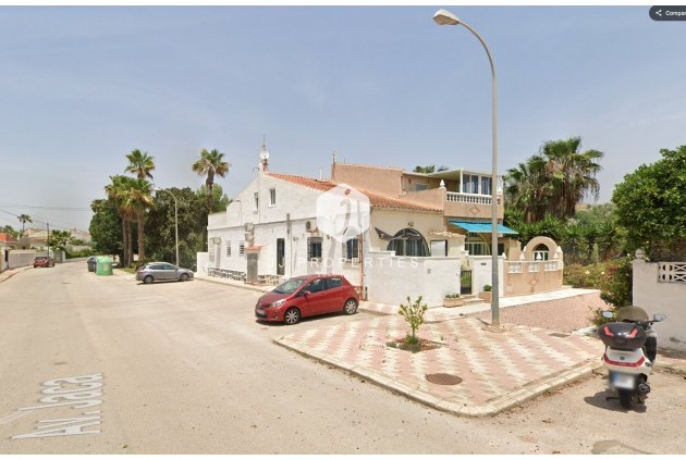 Chalet - D'occasion - Torrevieja -
                Costa Blanca