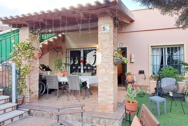 Chalet - D'occasion - Torrevieja -
                Parque Acuático - Sector 25