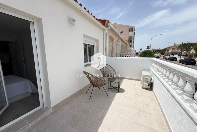 Chalet - D'occasion - Torrevieja -
                Sector 25