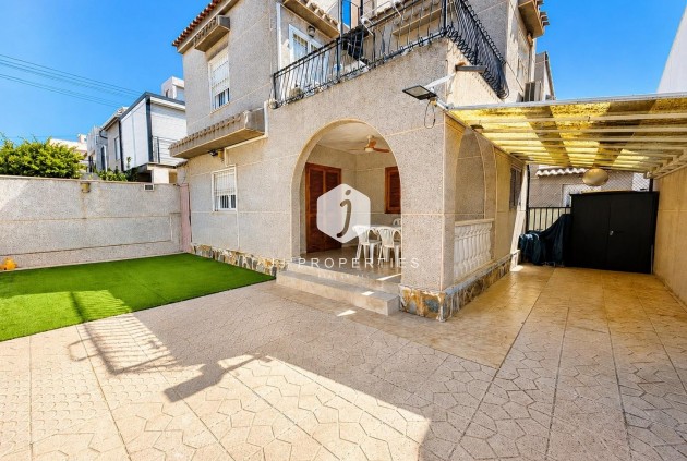 Chalet - Location à long terme - Torrevieja -
                Nueva Torrevieja