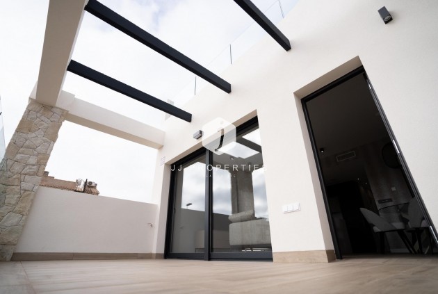 Chalet - Obra nueva - Orihuela Costa -
                Entre golf