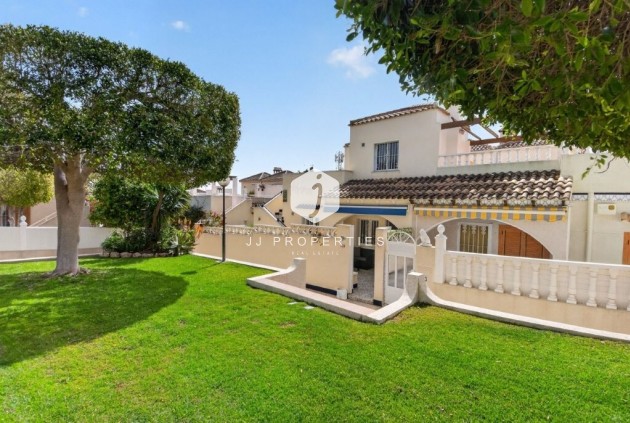 Chalet - Resale - Torrevieja -
                Los altos
