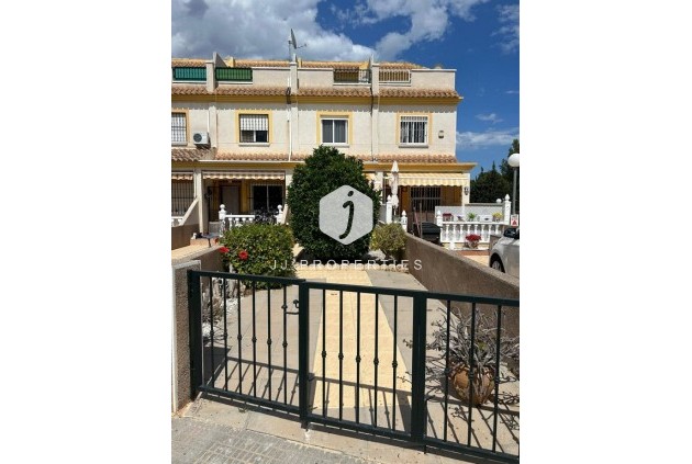 Chalet - Segunda mano - Algorfa -
                Costa Blanca