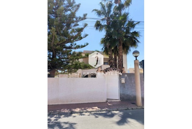 Chalet - Segunda mano - Orihuela Costa -
                Cabo Roig