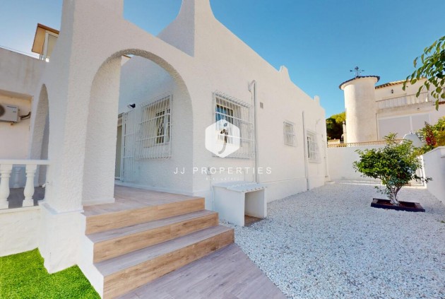 Chalet - Segunda mano - Orihuela Costa -
                Costa Blanca