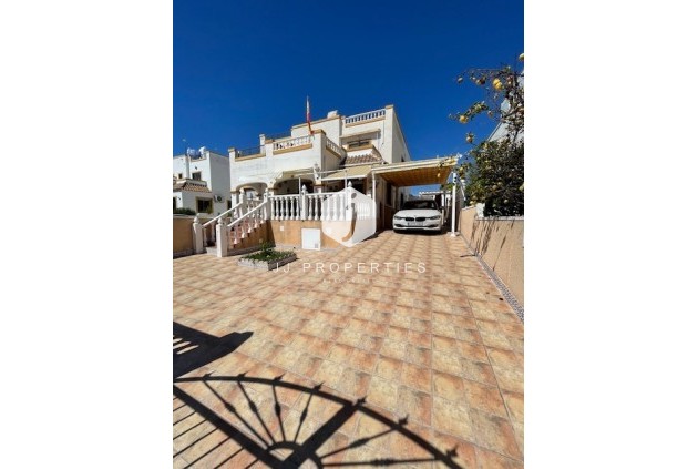 Chalet - Segunda mano - Orihuela Costa -
                Orihuela Costa