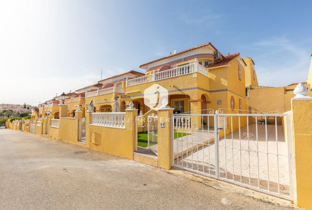 Chalet - Segunda mano - Orihuela Costa -
                Villamartín