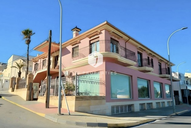 Chalet - Segunda mano - San Miguel de Salinas -
                Inland