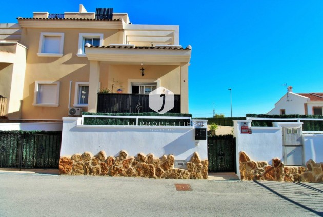 Chalet - Segunda mano - San Miguel de Salinas -
                Residencial Los Flamencos