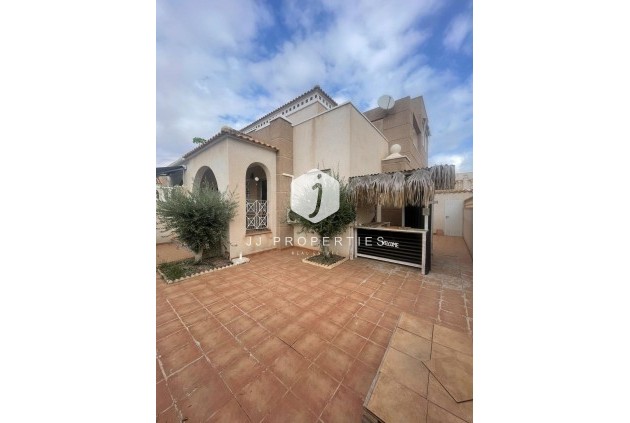 Chalet - Segunda mano - Torrevieja -
                aguas nuevas