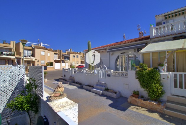 Chalet - Segunda mano - Torrevieja -
                San luis