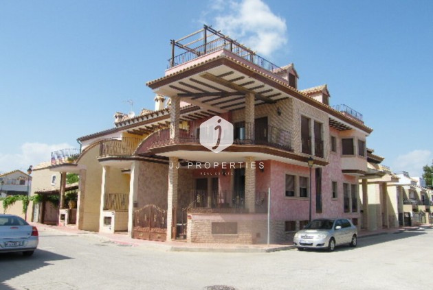 Chalet - Tweedehands - Daya Nueva -
                Costa Blanca