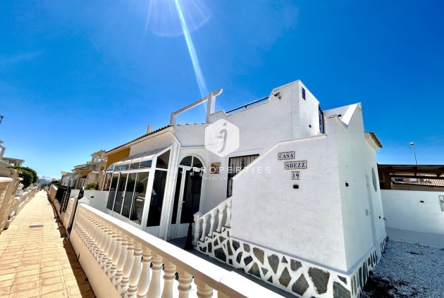 Chalet - Tweedehands - Punta Prima -
                Costa Blanca