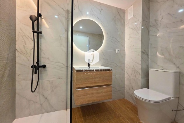 Chalet - Tweedehands - Torrevieja -
                aguas nuevas