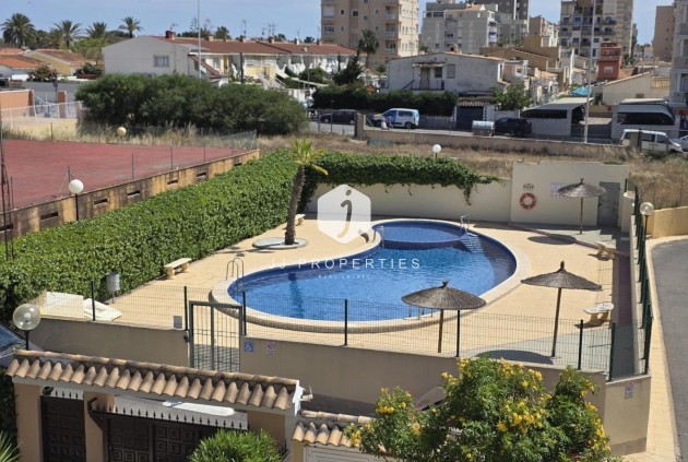 Chalet - Tweedehands - Torrevieja -
                Calas blanca