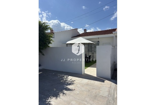 Chalet - Tweedehands - Torrevieja -
                Costa Blanca