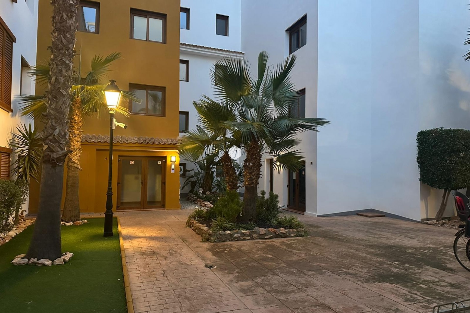 D'occasion - Appartement -
Punta Prima - Costa Blanca