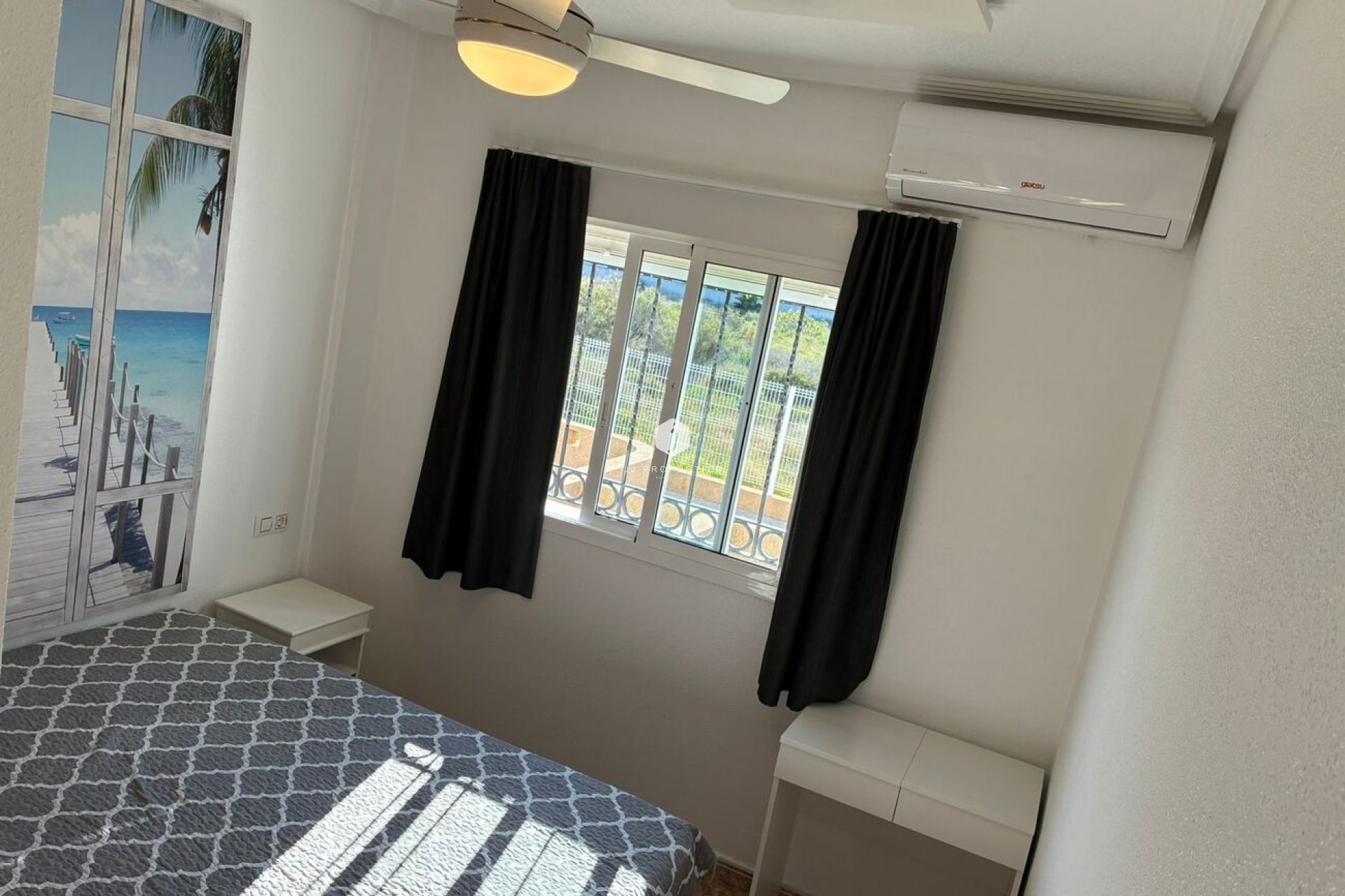 D'occasion - Appartement -
Punta Prima - Costa Blanca