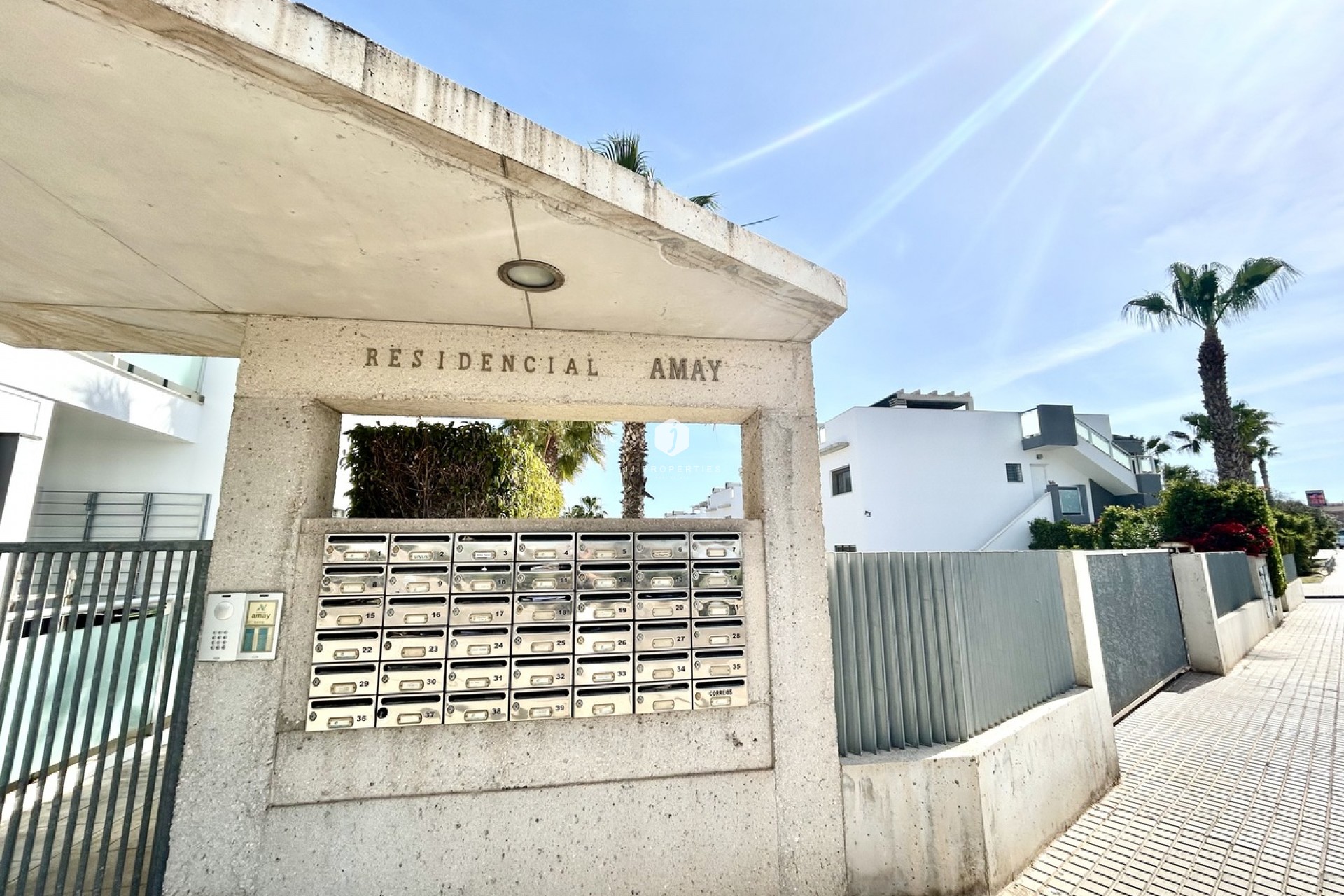 D'occasion - Appartement -
Punta Prima - Costa Blanca
