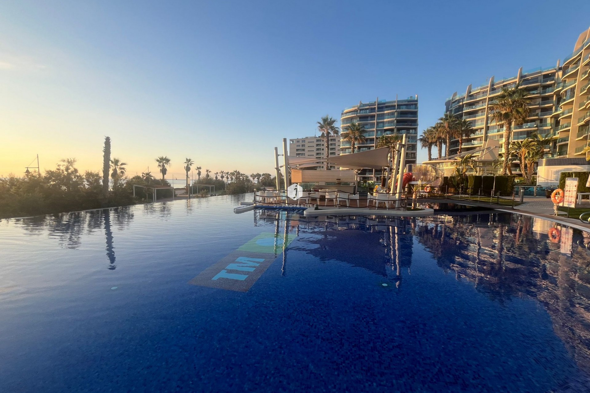 D'occasion - Appartement -
Punta Prima - Costa Blanca