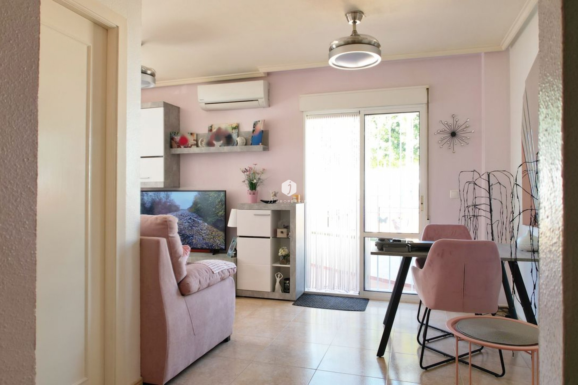 D'occasion - Appartement -
Rojales - Inland